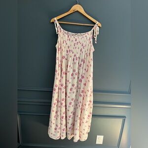 FREEPEOPLE flowy floral dress. Size small